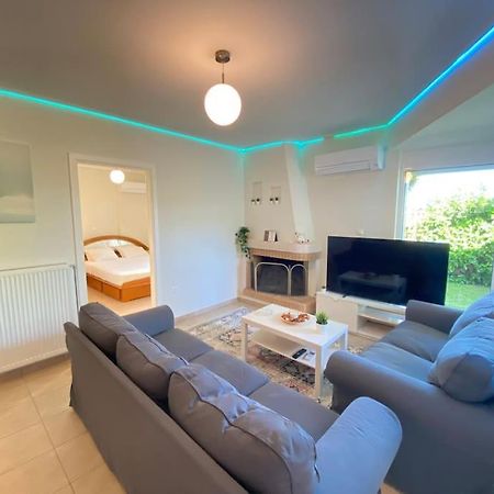 Cozy 2 Room Apartment With Garden Near Athens Air-Port Луца Экстерьер фото