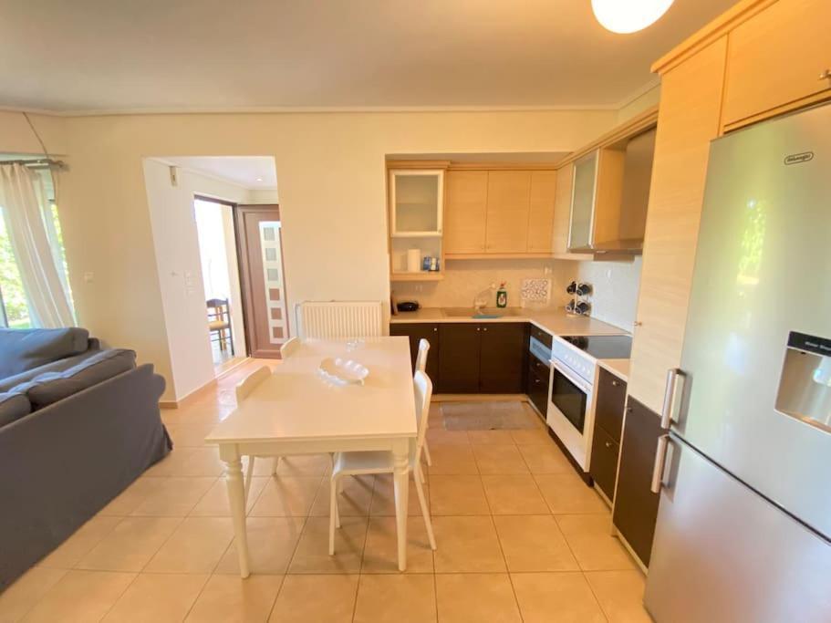 Cozy 2 Room Apartment With Garden Near Athens Air-Port Луца Экстерьер фото