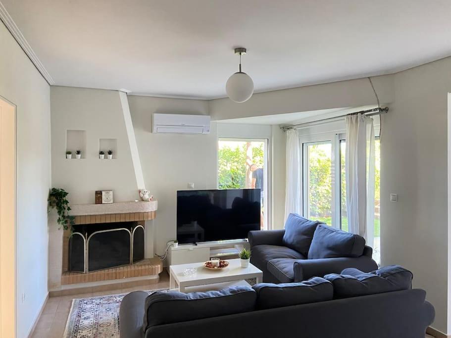 Cozy 2 Room Apartment With Garden Near Athens Air-Port Луца Экстерьер фото