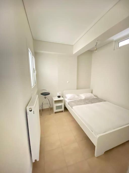Cozy 2 Room Apartment With Garden Near Athens Air-Port Луца Экстерьер фото