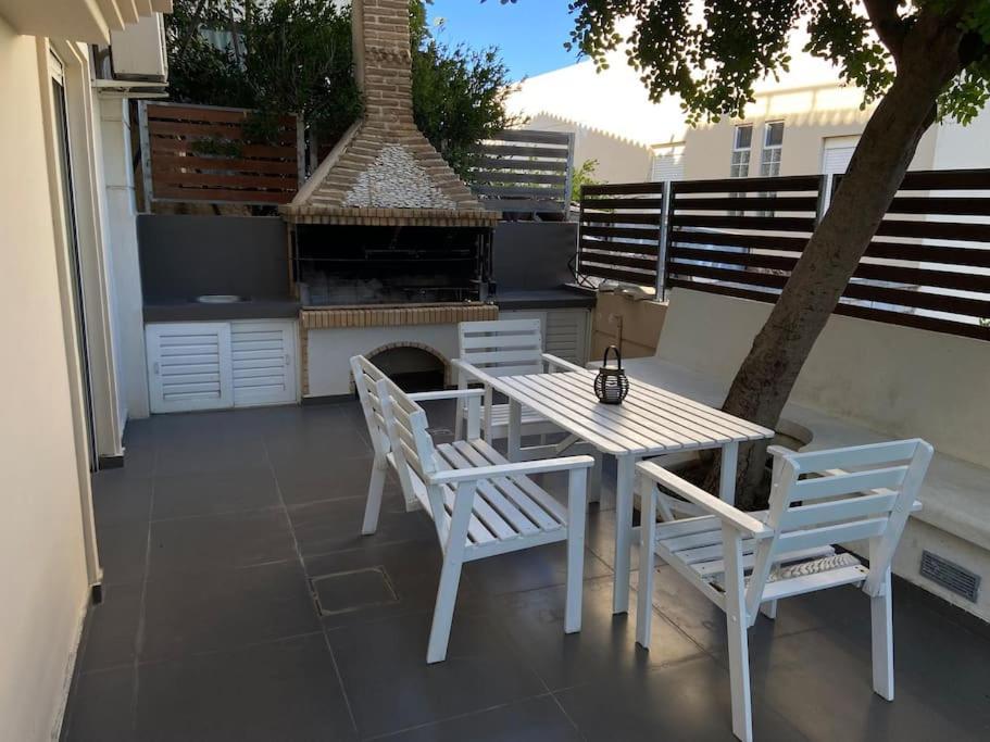 Cozy 2 Room Apartment With Garden Near Athens Air-Port Луца Экстерьер фото