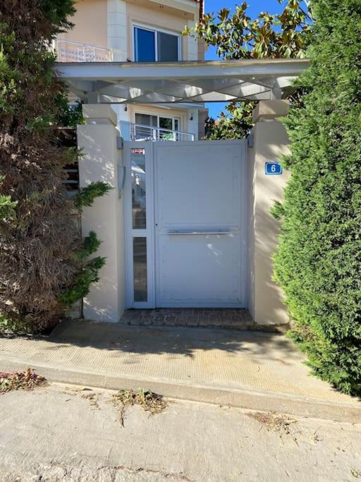 Cozy 2 Room Apartment With Garden Near Athens Air-Port Луца Экстерьер фото